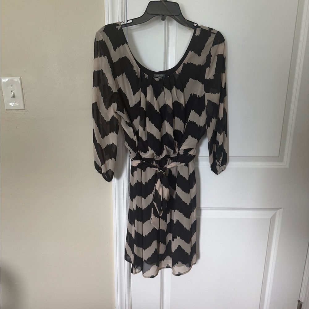Lily Rose Black and Cream Zigzag Mini Dress